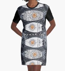 Sardinha de Nata Graphic T-Shirt Dress