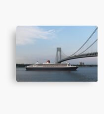queen mary 2 Canvas Print