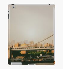 Vinilo o funda para iPad The Manhattan Bridge and the New York City Skyline at Sunset