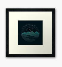 Lámina enmarcada Entre las montañas y las estrellas