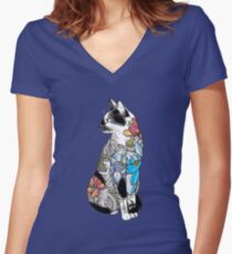 Camiseta entallada de cuello en V tatuaje