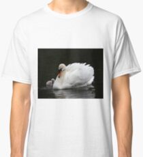 Mute Swan with Cygnet Classic T-Shirt