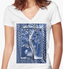 Button Tree Women's Fitted V-Neck T-Shirt