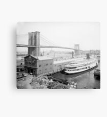 Lienzo Puente de Brooklyn y muelles, 1905. Foto de época