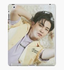Youngjae iPad-Hülle & Klebefolie