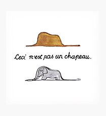 ceci n'est pas un chapeau Photographic Print