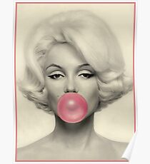 MARILYN MONROE : Bubble Blowing Print Poster