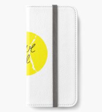 "Alle lieben" Tennisball iPhone Flip-Case/Hülle/Klebefolie