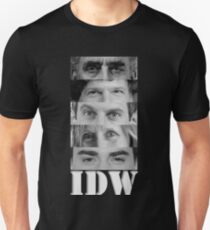 Intellektuelles dunkles Netz Slim Fit T-Shirt