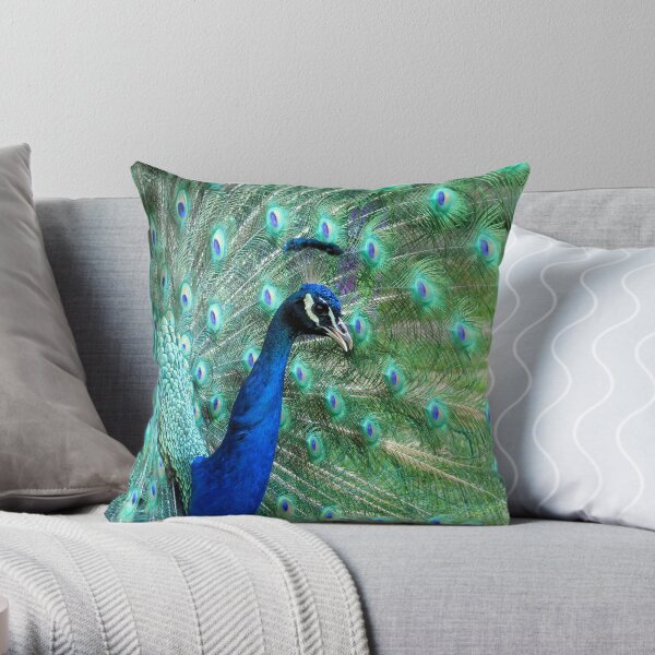 Peacock in bloom Throw Pillow