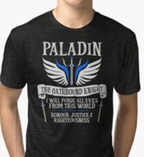 Camiseta de tejido mixto PALADIN, EL CABALLITO DE HABLA ORIENTAL- Calabozos y Dragones (Blanco)