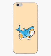 Vinilo o funda para iPhone Corgi en un traje de tiburón