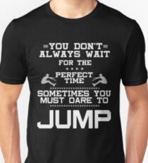 Weitspringer Weitsprung Dreisprung Geschenk Idee Unisex T-Shirt