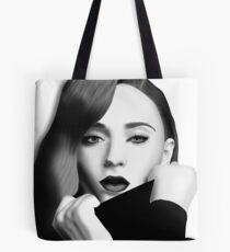Sophie Turner Tote Bag