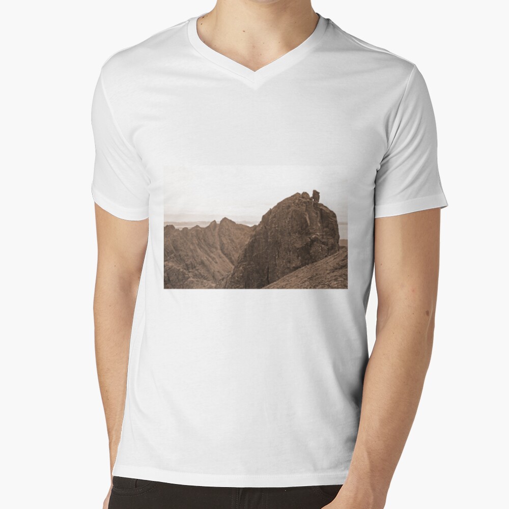 Sgurr Alasdair and the Inaccessible Pinnacle, Skye V-Neck T-Shirt
