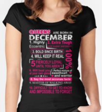 Camiseta entallada de cuello redondo Las reinas nacen en diciembre