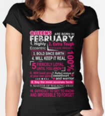 Camiseta entallada de cuello redondo Las reinas nacen en febrero