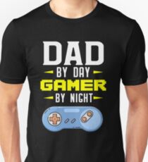 Dad by Day, Gamer by Night Unisex T-Shirt