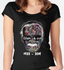 Camiseta entallada de cuello ancho Stan Lee - El hombre de muchas caras