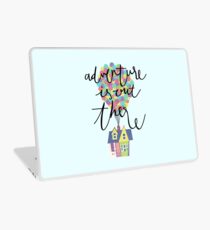 Das Abenteuer ist da draußen Laptop Folie