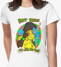 Don't disturb me and my tea Women's Fitted T-Shirt