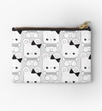 Esme das Häschenmaskottchen Studio Clutch
