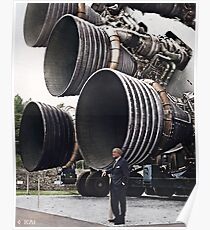 Wernher von Braun mit den F-1 Engines, 1969 koloriert Poster