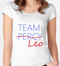 Camiseta entallada de cuello ancho Equipo Leo
