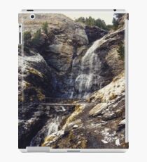 Cascada de agua en pleno invierno iPad Case/Skin