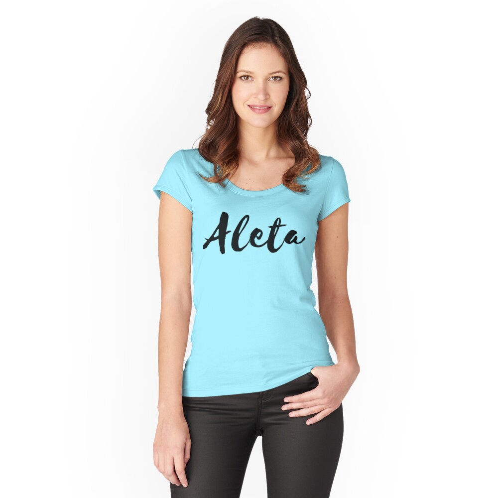 Mr Named Women's Fitted Scoop Neck T-Shirts Basic Black Collection. Aleta