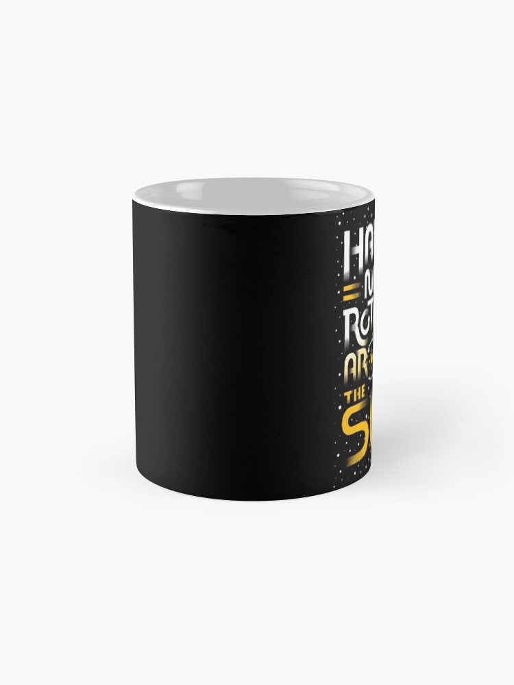 Vista alternativa de Taza Feliz nueva rotación alrededor del sol