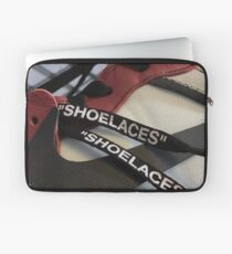 Funda para portátil Fuera de los cordones de los zapatos blancos