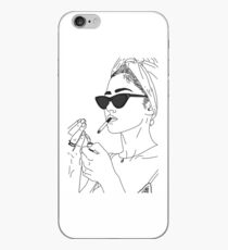 Vinilo o funda para iPhone Chica fumando
