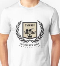 Schwimmer, der neue Ziele erreicht Slim Fit T-Shirt