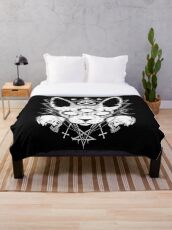 Manta Esfinge de metal negro muy satánico.
