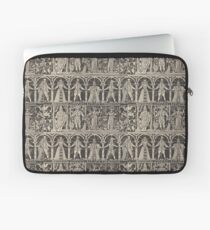 Vintage pattern with kings, queens and other characters Laptop Sleeve