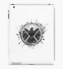 SHIELD Emblem (in grau mit weißem Hintergrund) iPad-Hülle & Klebefolie