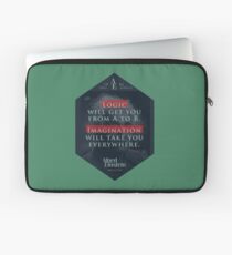 Funda para portátil Cita de: Albert Einstein sobre lógica e imaginación - Camisetas, pósters, pegatinas y regalos