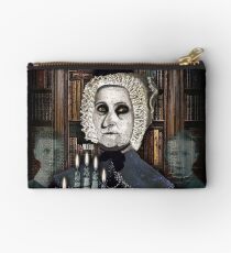 Die alte Hexe Studio Clutch