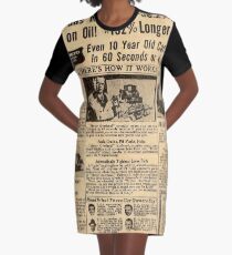VINTAGE NEWSPRINT AD T-Shirt Kleid