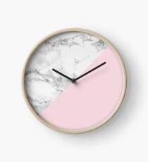 Marmor + rosa Pastellfarbe. Klassische Geometrie. Uhr