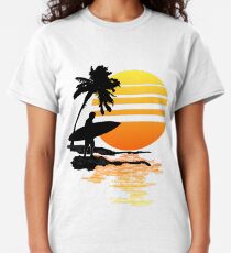 Surfender Sonnenaufgang Classic T-Shirt