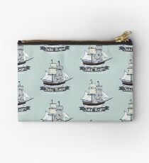 Der Jolly Roger Studio Clutch