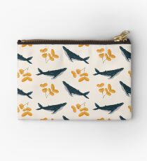 Glückliche Wale und Blumenmuster Studio Clutch
