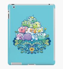 Blühender Piggy Pile im Blau iPad-Hülle & Klebefolie