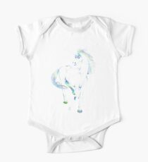 Wunderschönes handgezeichnetes Dot Shaded Fantasy Unicorn in Blues & Greens Baby Body Kurzarm