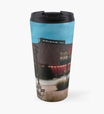 Arien's Hill (Green Bay, WI) fällt 2018 ein Thermosbecher