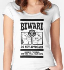 Camiseta entallada de cuello redondo Cuidado con las gaviotas malvadas