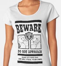 Camiseta premium para mujer Cuidado con las gaviotas malvadas