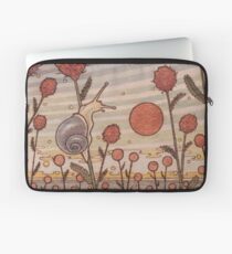 Funda para portátil Caracol en las flores